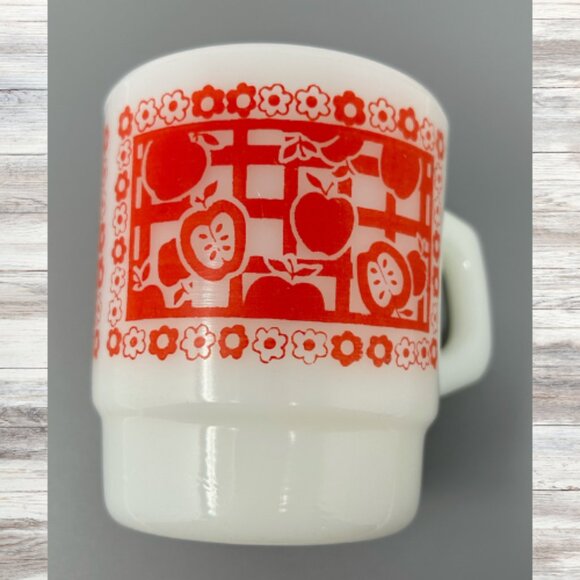 Vintage Anchor Hocking Apple Mug - Picture 5 of 8